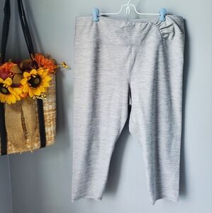 Maurices Cropped Active Capris XXL